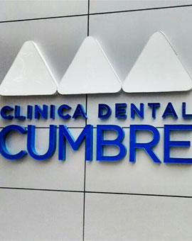 Letrero Clinica Cumbre