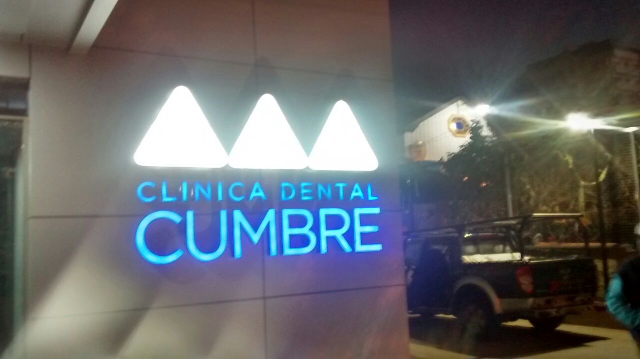 Clínica Cumbre Temuco - Letrero Luminoso
