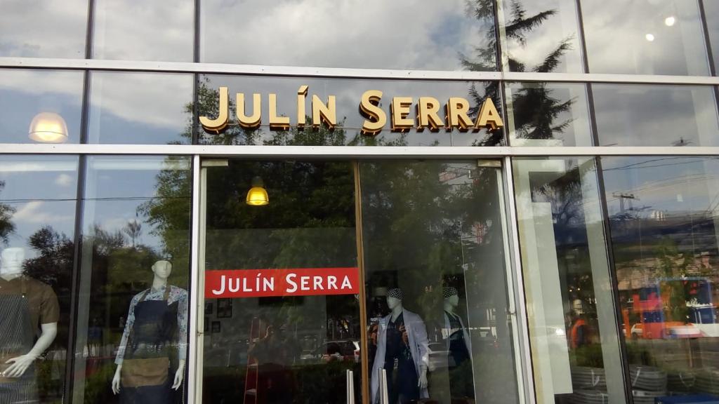 Julin Serra - Letras metálicas